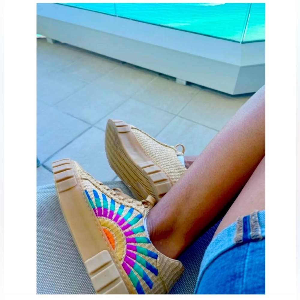 NWT Farm Rio Rainbow Island Sneakers Size 6 Cute storage bag included